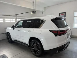 LX700h F-Sport 2026