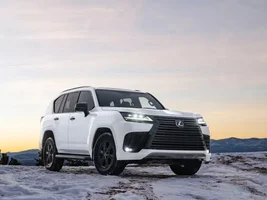 2025 Lexus LX 700h Arrives - Autoblog.com Article
