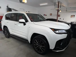 LX700h F-Sport 2026