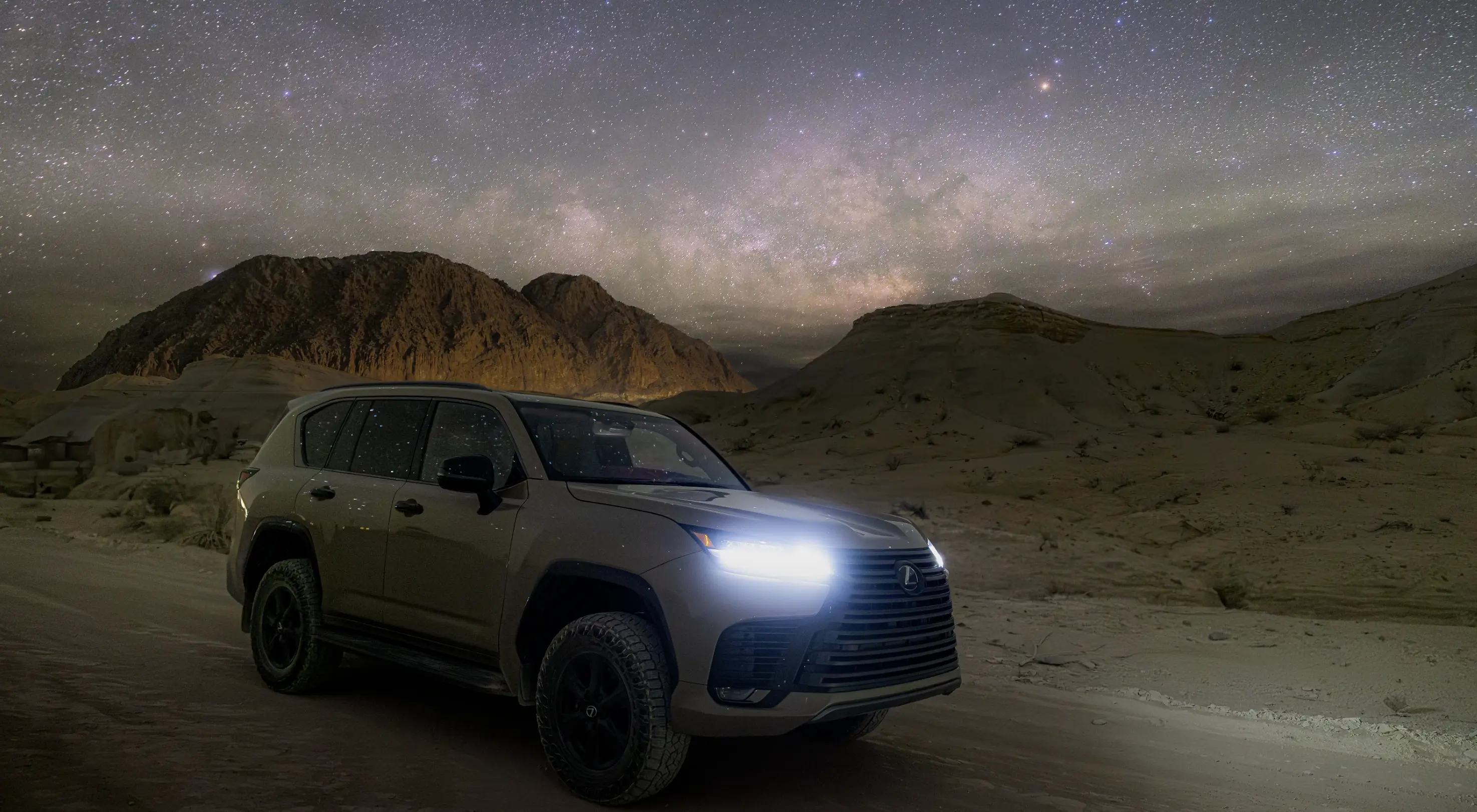 lexuslx700-bigbend.webp